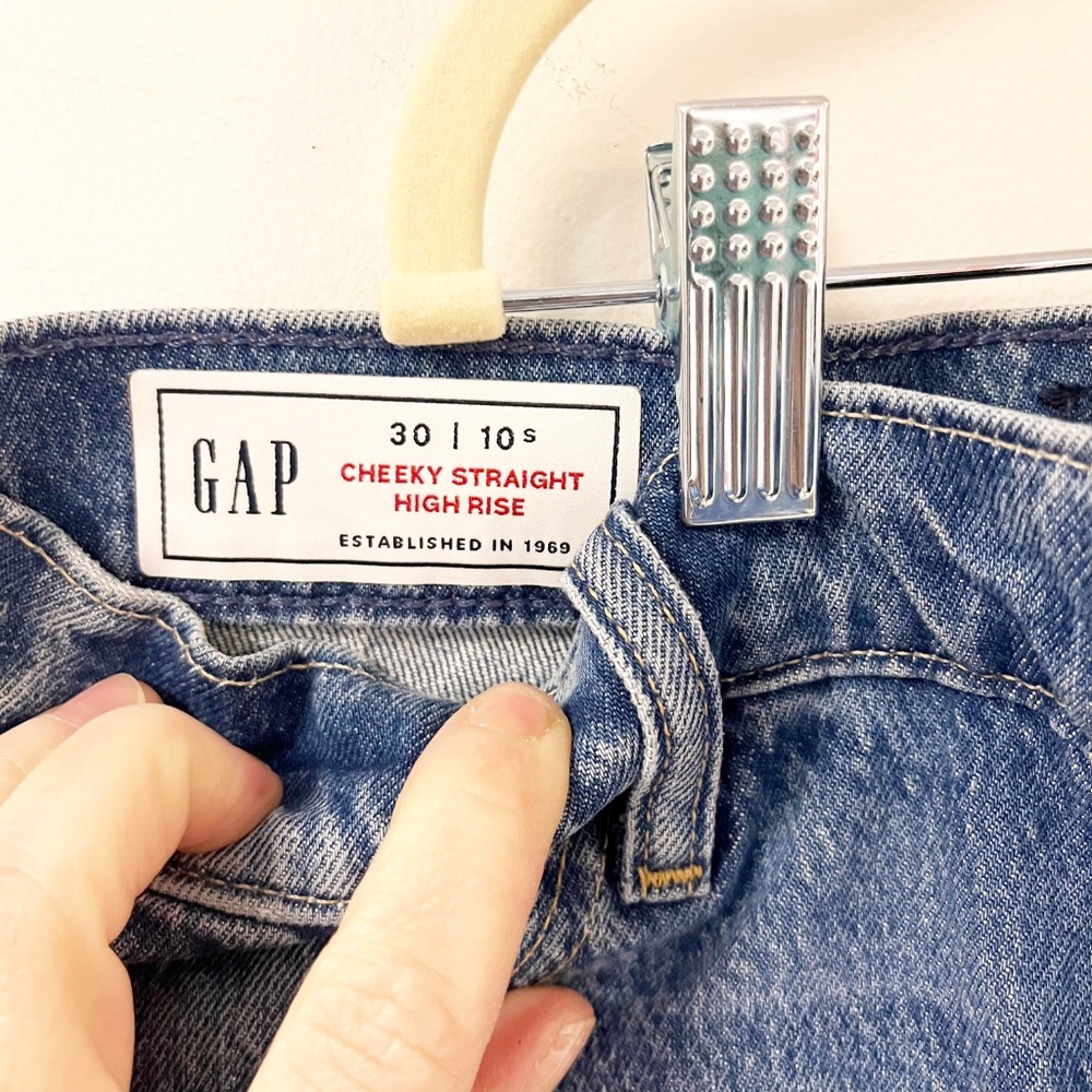GAP Cheeky Straight Leg High Rise Button Fly Jeans in Medium Wash Size 10S - Picture 10 of 14